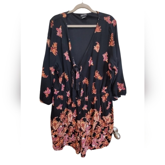 City Chic XL Floral Shorts Romper with Front Keyhole and Tie String - Picture 2 of 9